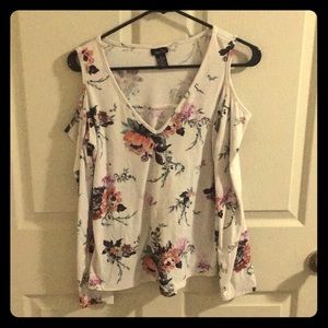 Long sleeve floral top